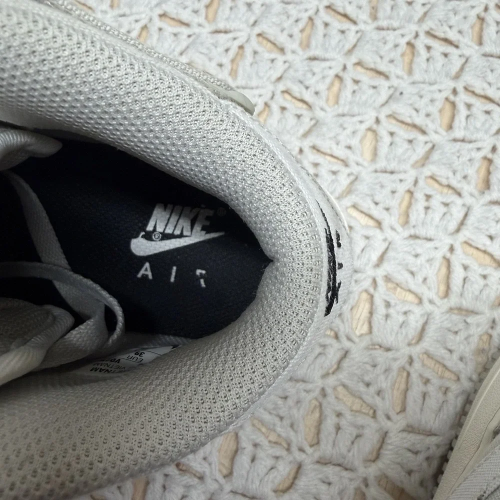 Nike please check